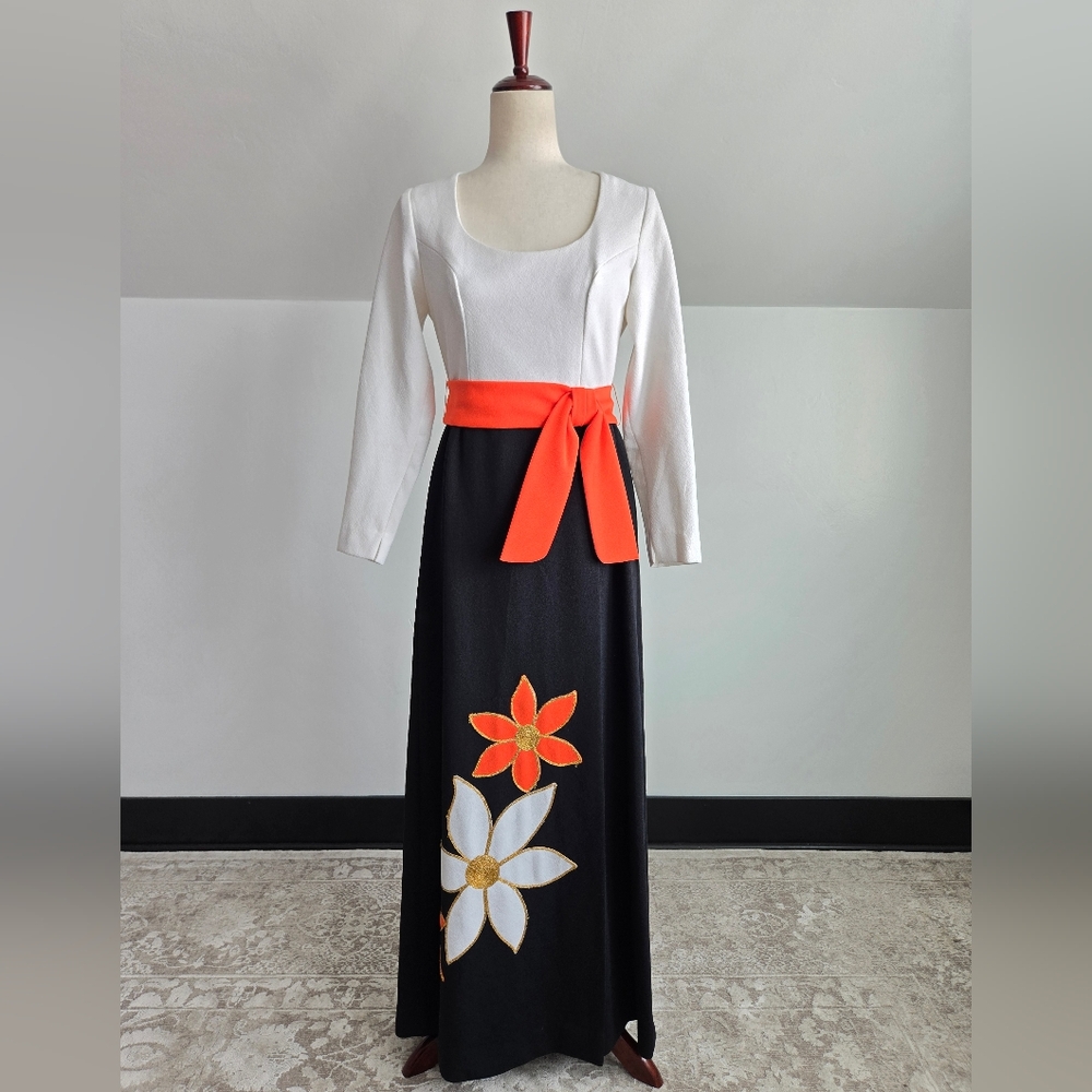Carroll's Vintage 70s Flower Power Maxi Dress